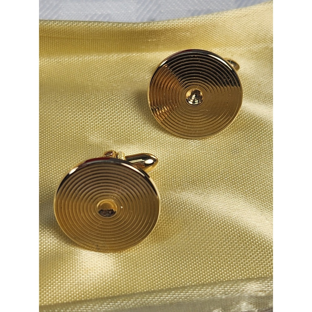 Vintage SWANK Gold Tone Spiral Round Cufflink Set